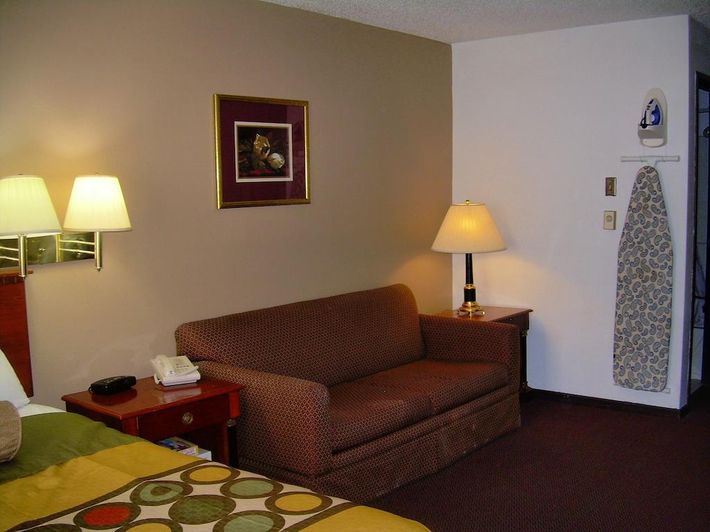 ซูเปอร์ 8 บาย วินด์แฮม มิลวอกี แอร์พอร์ต Hotel ภายนอก รูปภาพ